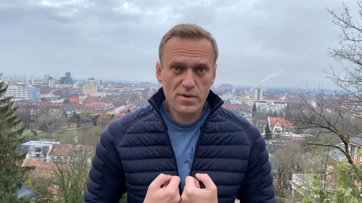 Navalnyj se v neděli vrací do Ruska, hrozbě vězením navzdory